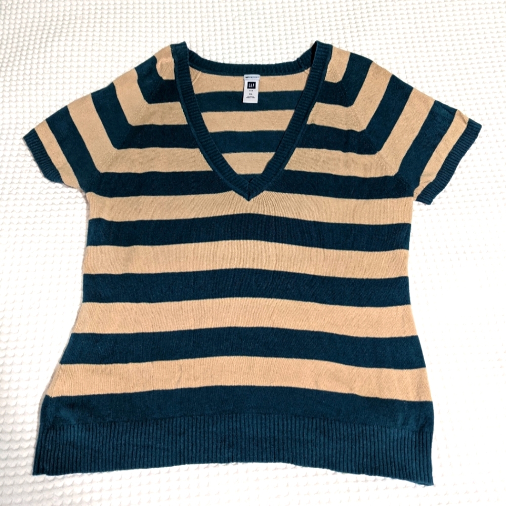 Gap turquoise and khaki v-neck short sleeve sweater
